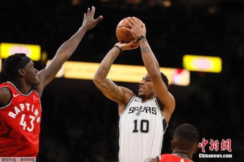  布伦森关键抢断助攻尼克斯险胜骑士取首胜